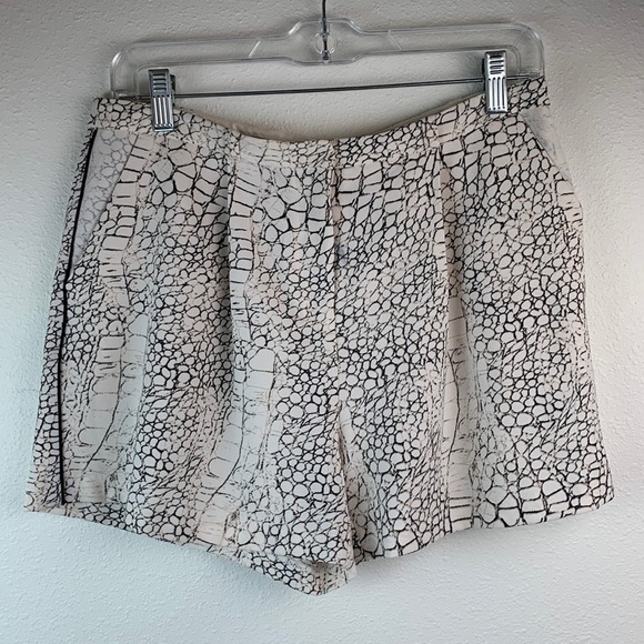 Philosophy snake print tuxedo style dress shorts side pockets pleat front (flaw) - Picture 2 of 12